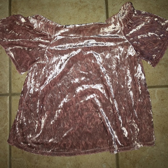 Pink velvet off the shoulder top - Picture 1 of 3